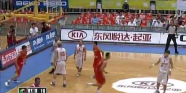 杨毅：以前中国男篮冲突打架 除了姚明&amp;amp;王治郅不上其他10个人全上