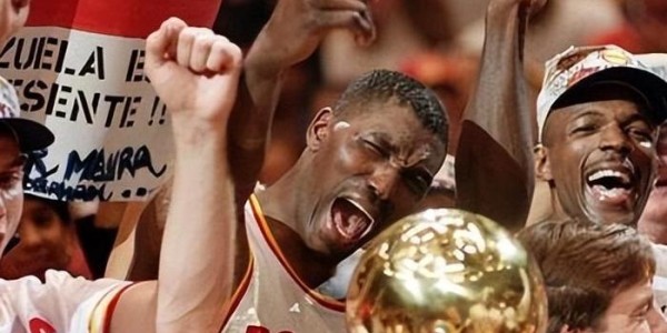 连续2次及以上蝉联FMVP有多难？历史6人做到，杜兰特比肩乔科詹