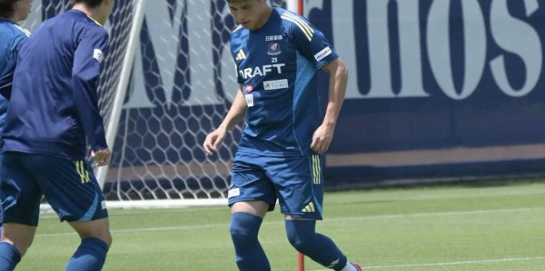 横滨水手老将：我们的战术有所改变，明天你看比赛就明白了