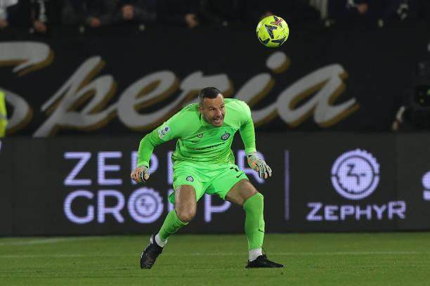 1678497620885036351.jpg -1248002631-612x612.jpg